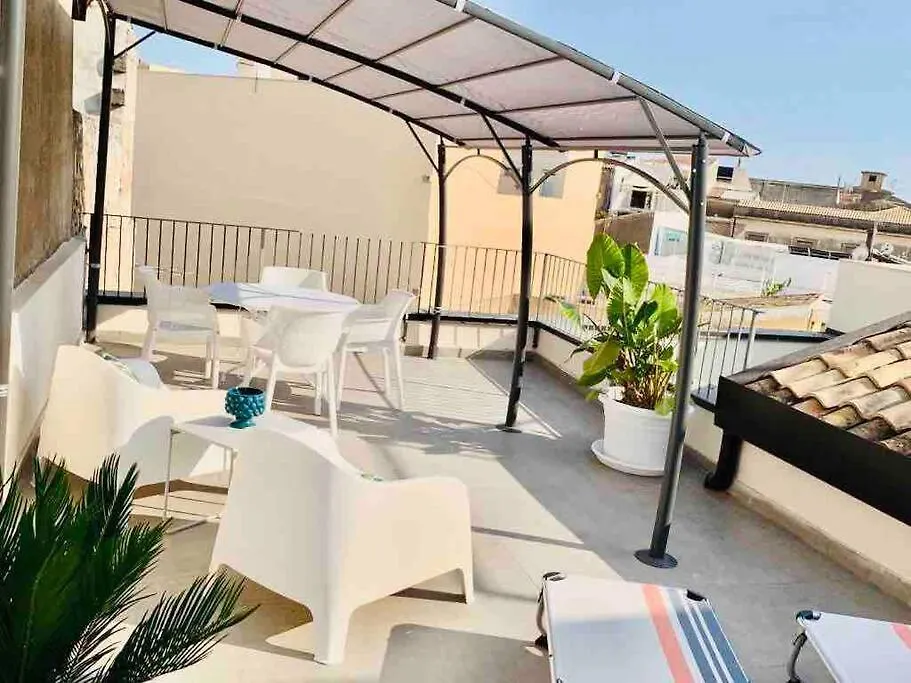 Casa vacanze Foro Siracusano 22, Luminoso E Confortevole Loft Syracuse
